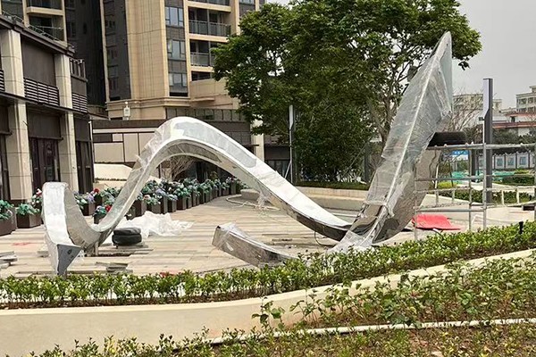 Custom LED Stainless Steel Wave Sculpture – Outdoor Modern Light Art Installation